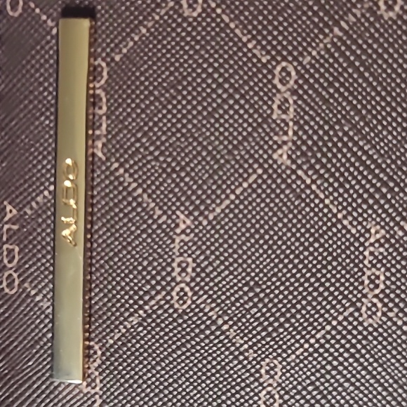 Geat GIFT WAS  $99  ALDO  Brown/Tan Wallet Gold zip around  BNWT - Picture 6 of 9